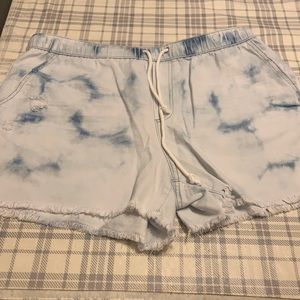 Drawstring jean shorts with fringe